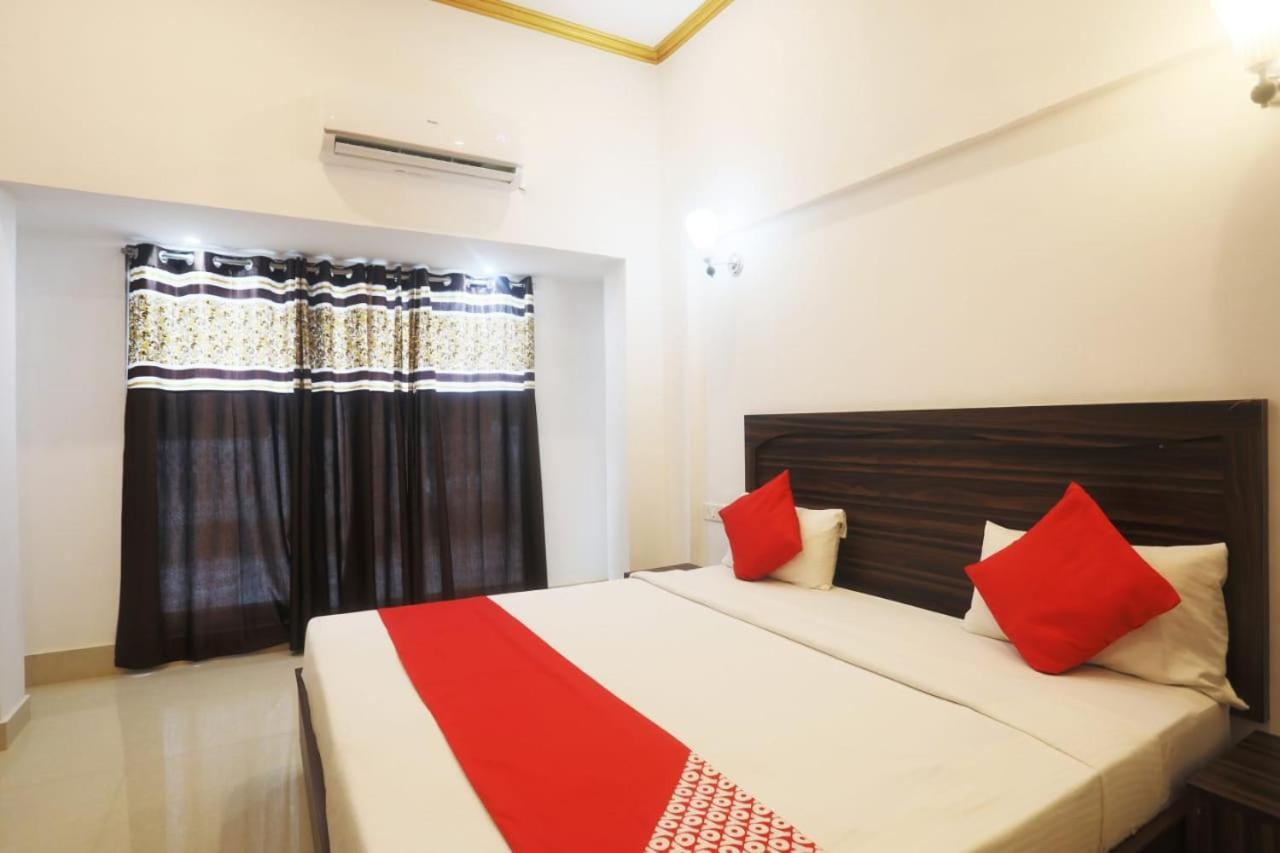 Central Hotel Khajuraho Exterior photo